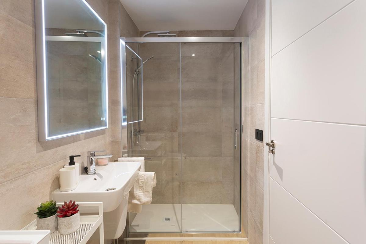 Private & Pool Goyeneta Sevilla Urban Apartment Eksteriør billede