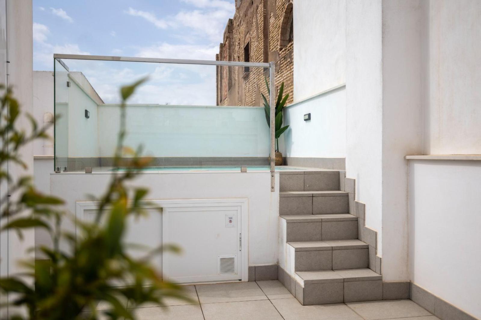 Private & Pool Goyeneta Sevilla Urban Apartment Eksteriør billede