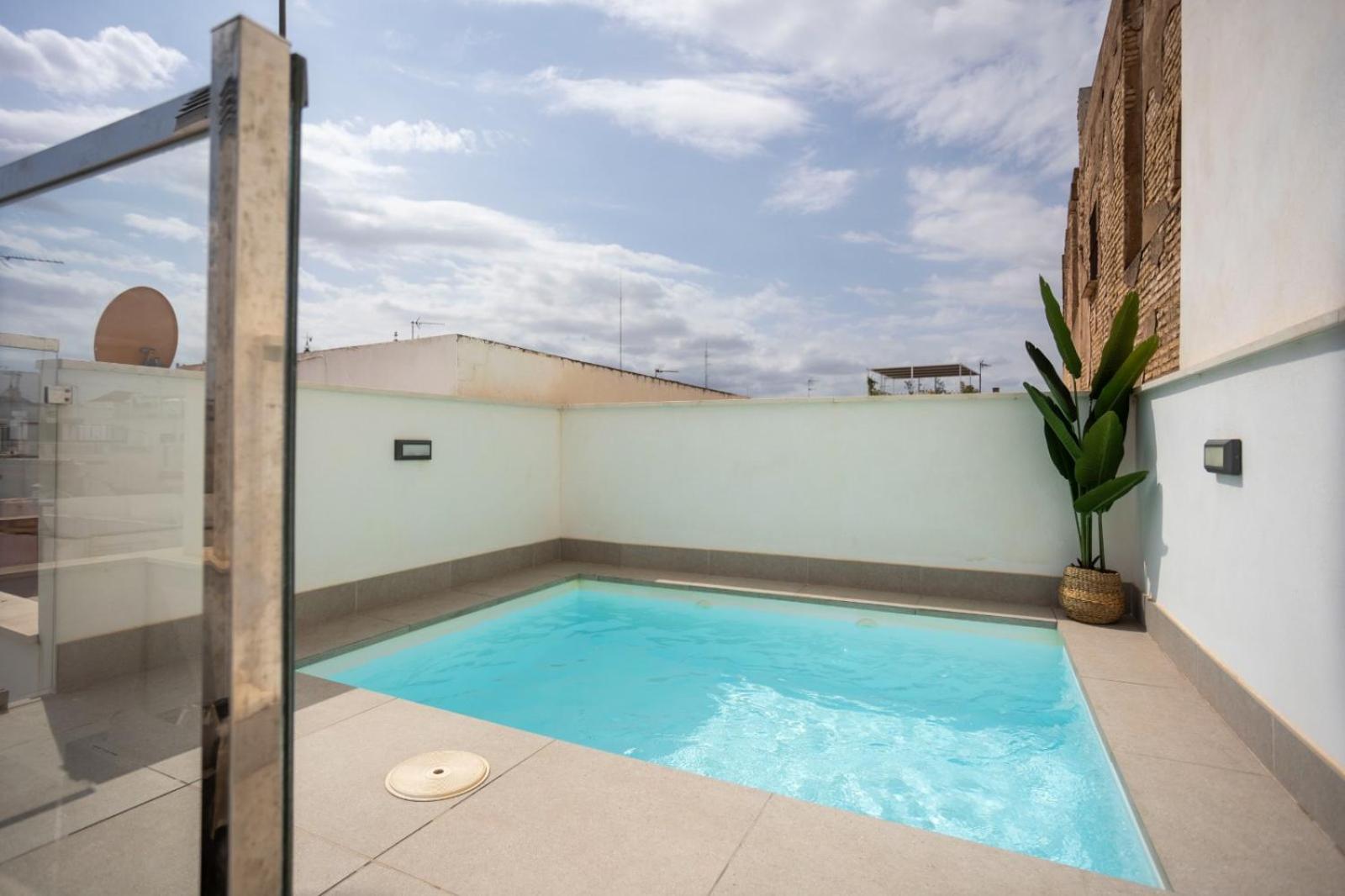 Private & Pool Goyeneta Sevilla Urban Apartment Eksteriør billede