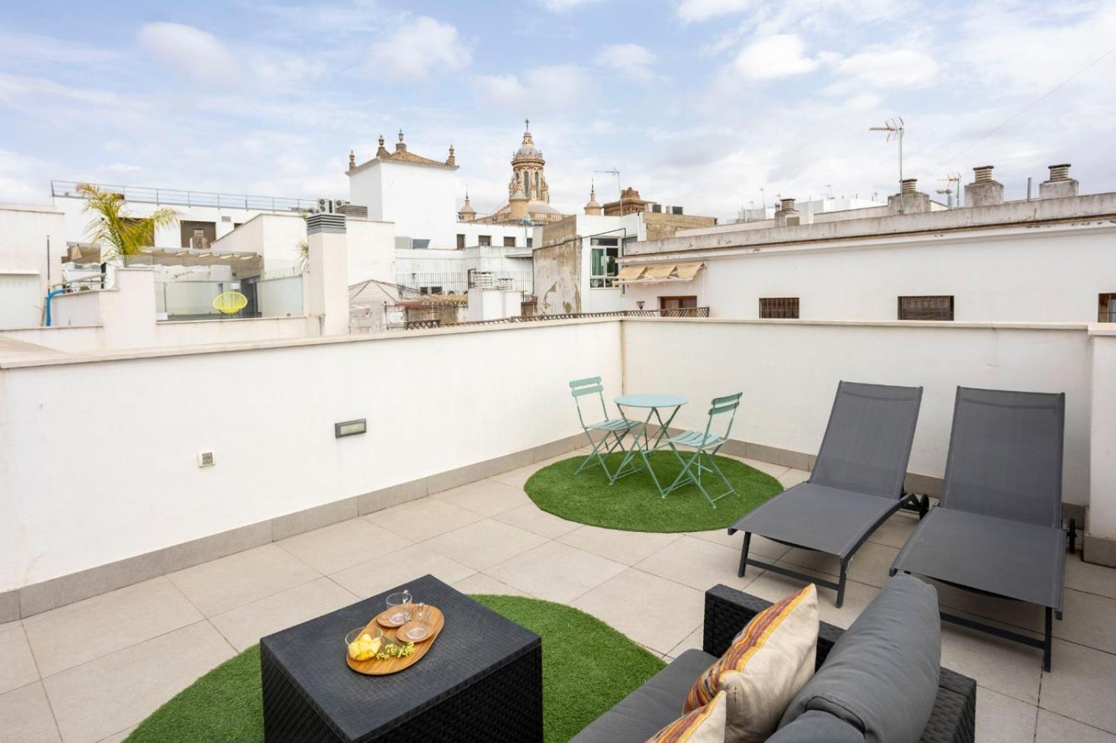 Private & Pool Goyeneta Sevilla Urban Apartment Eksteriør billede