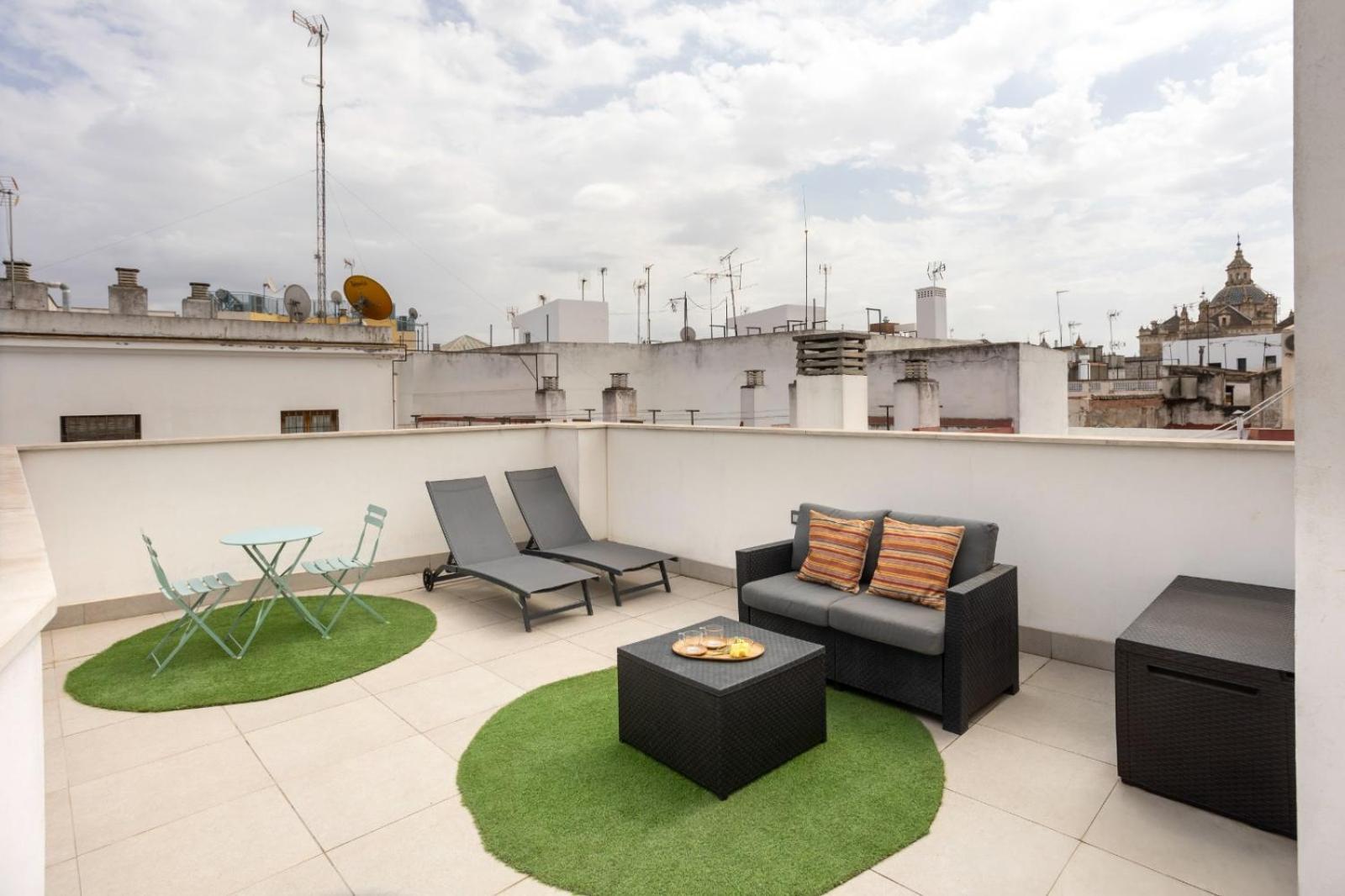 Private & Pool Goyeneta Sevilla Urban Apartment Eksteriør billede